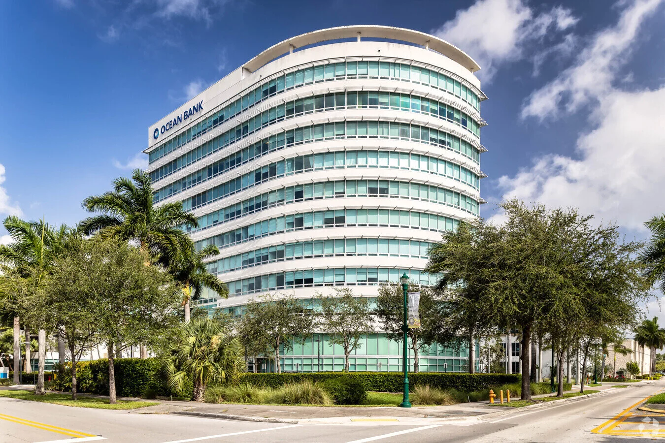 One Aventura Executive Center — Office in Aventura, FL
